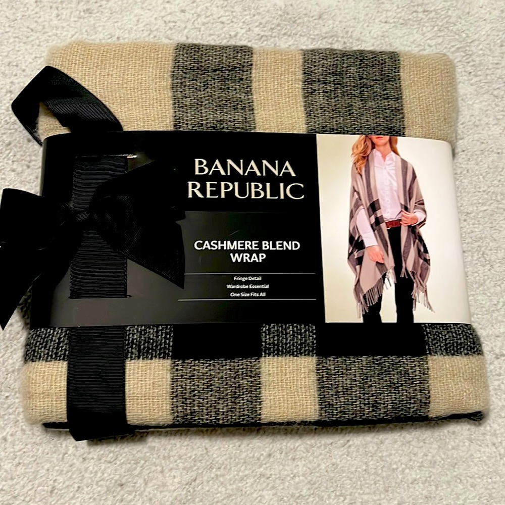 BNWT Banana Republic Wrap!!